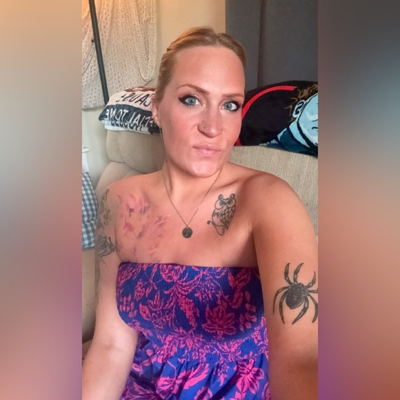 Meet your Posher, Jonna - Picture 2 of 2